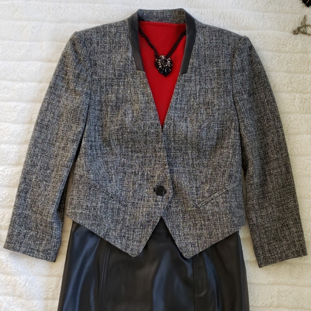 BLACK "LEATHER SKIRT" Dana Buchman